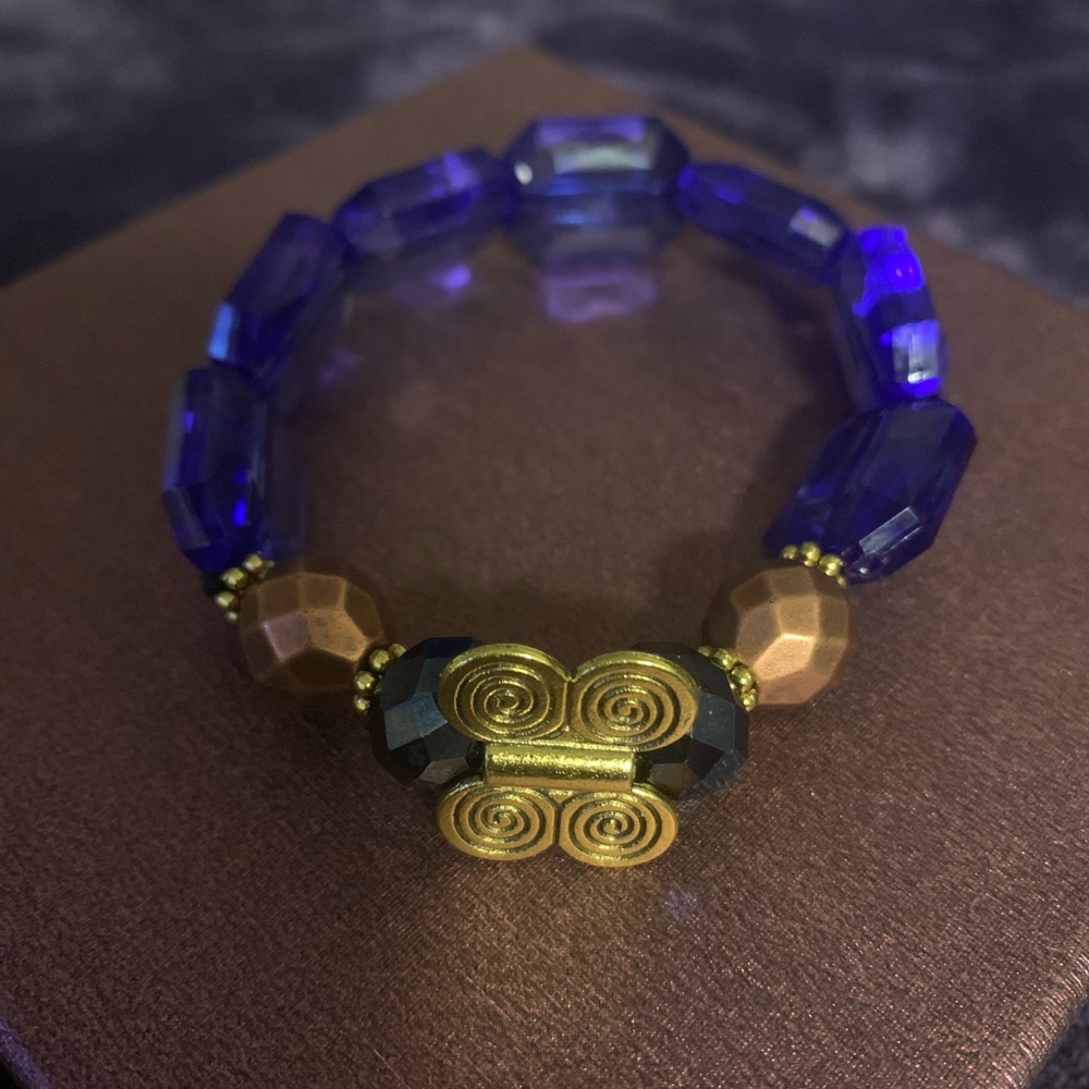Bracelets - Picture 8 of 14